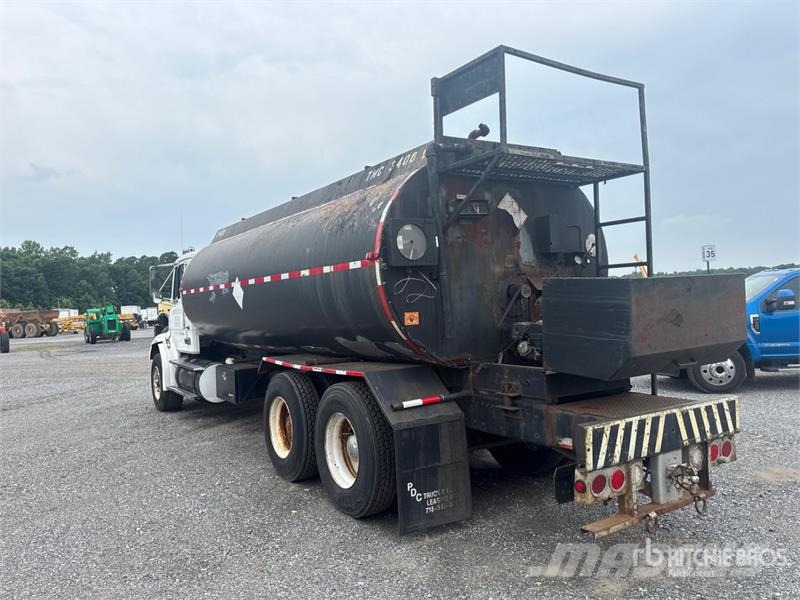 Freightliner FL112 6x4 Asphalt Distributor Truck Kamioni cisterne
