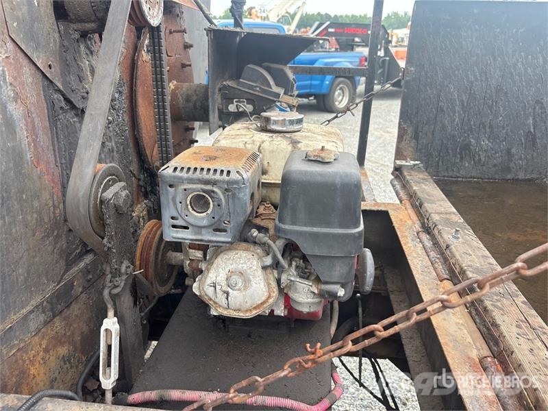 Freightliner FL112 6x4 Asphalt Distributor Truck Kamioni cisterne
