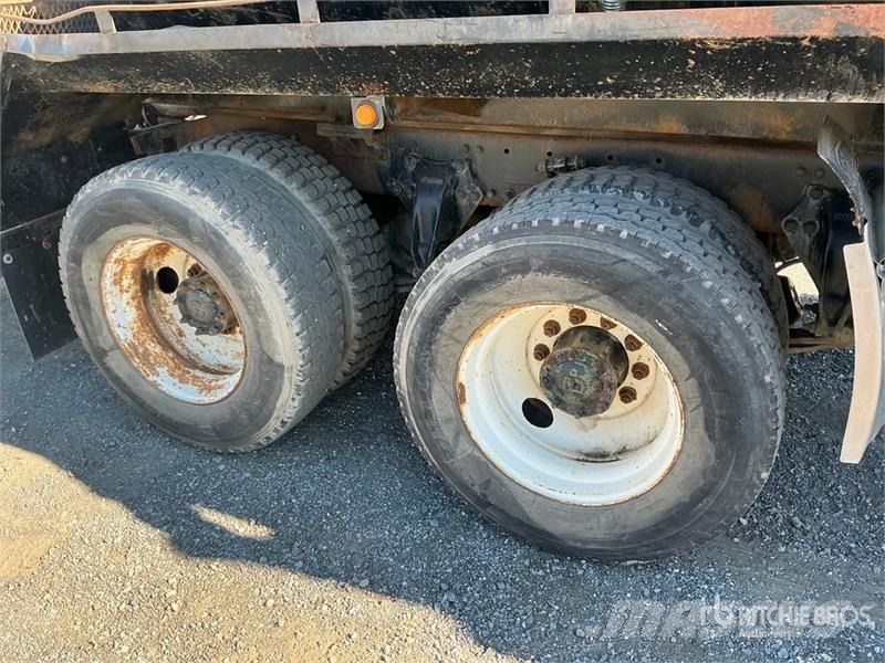 Freightliner FL70 6x4 Vacuum Tanker Truck Комбі/Вакуумні вантажівки