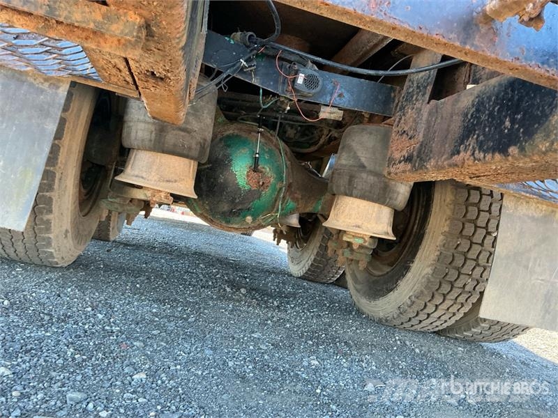 Freightliner FL70 6x4 Vacuum Tanker Truck Комбі/Вакуумні вантажівки