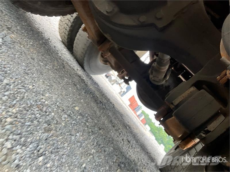 Freightliner FL80 Flatbed Truck (Glider Kit) Tovornjaki s kesonom/platojem