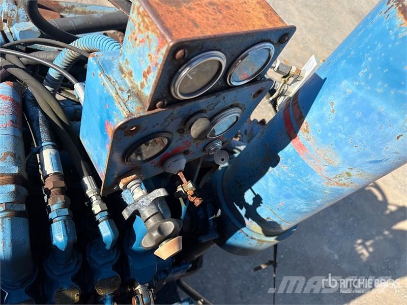 Freightliner FLD112 6x4 Pressure Digger 건설 장비 - 기타