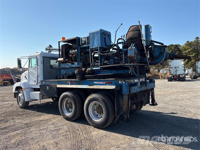 Freightliner FLD112 6x4 Pressure Digger 건설 장비 - 기타