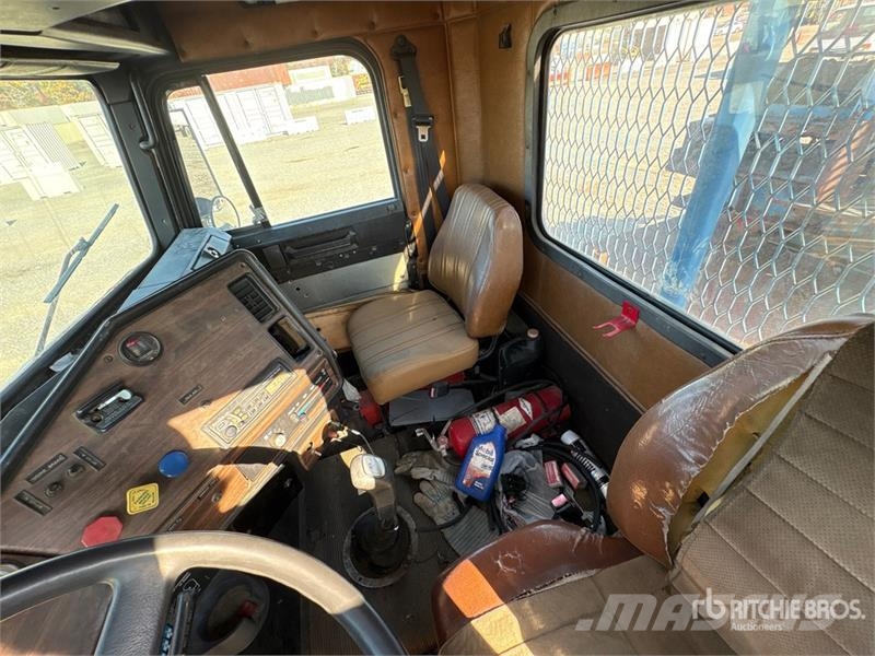 Freightliner FLD112 6x4 Pressure Digger 건설 장비 - 기타