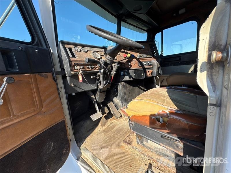 Freightliner FLD112 6x4 Pressure Digger 건설 장비 - 기타