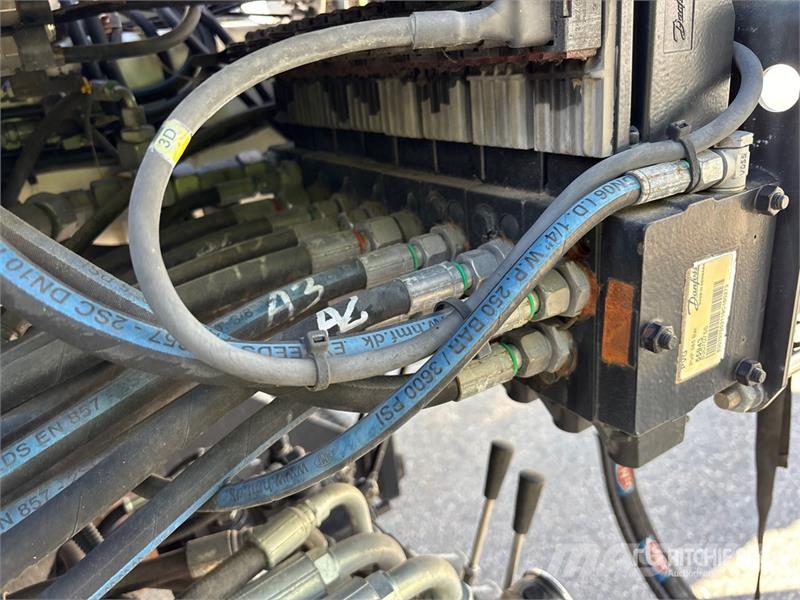 Freightliner IMT 2310 RCS K3 15366 lb Knuckle Boom on Freightl Crane trucks
