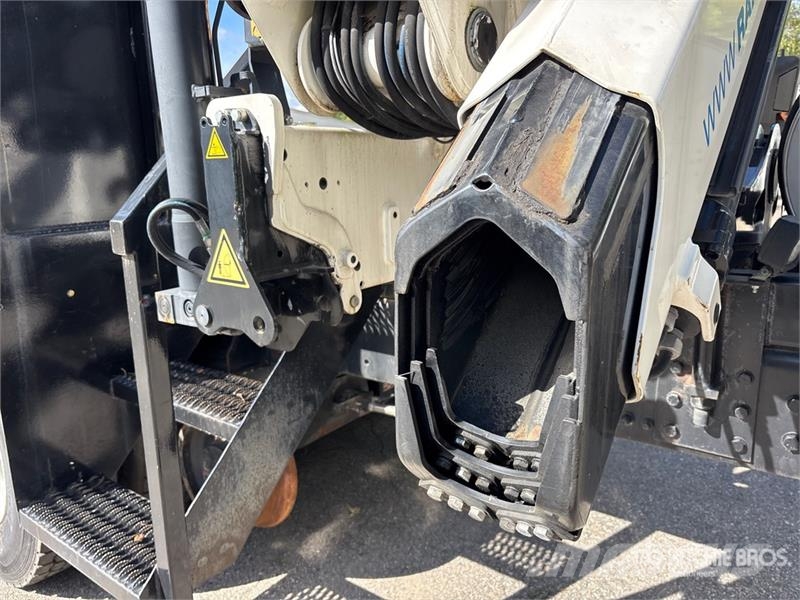 Freightliner IMT 2310 RCS K3 15366 lb Knuckle Boom on Freightl Crane trucks