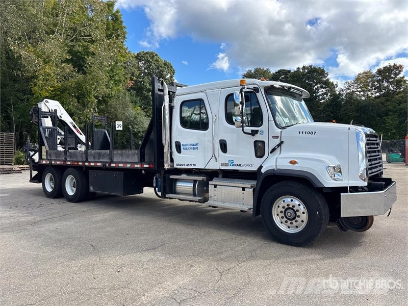 Freightliner IMT 2310 RCS K3 15366 lb Knuckle Boom on Freightl Crane trucks