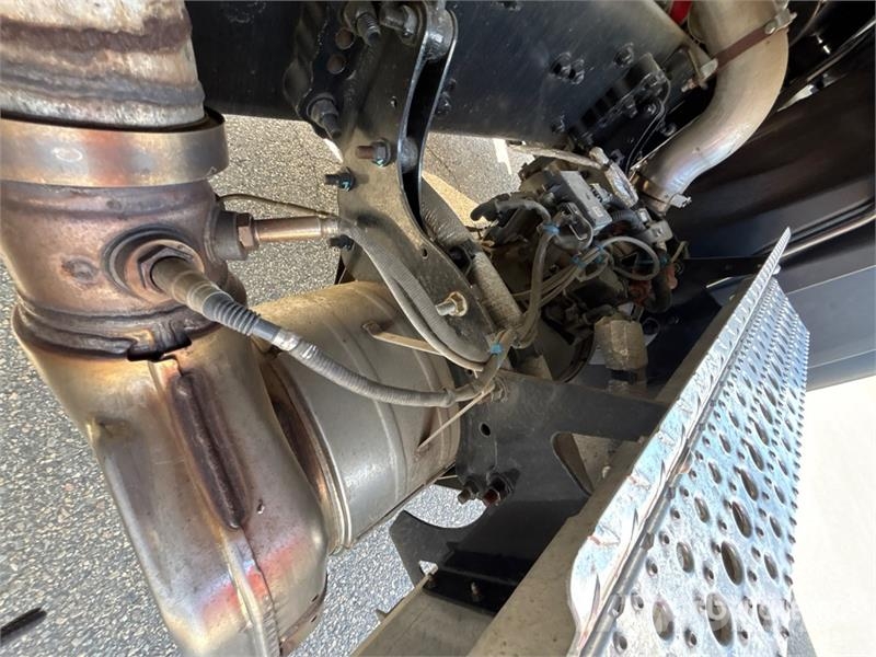 Freightliner IMT 2310 RCS K3 15366 lb Knuckle Boom on Freightl شاحنات الرافعات