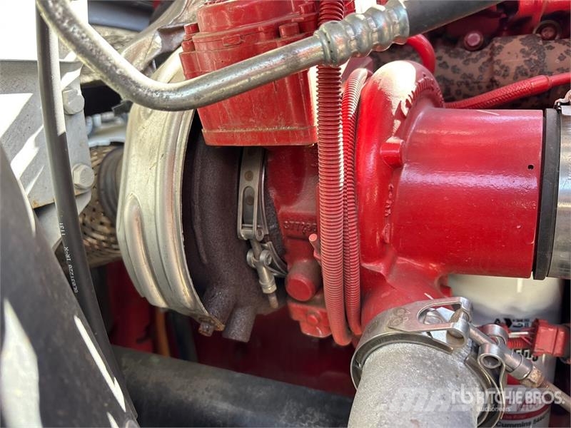Freightliner IMT 2310 RCS K3 15366 lb Knuckle Boom on Freightl شاحنات الرافعات