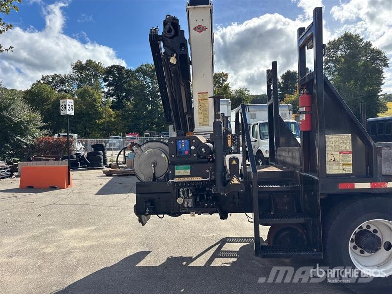 Freightliner IMT 2310 RCS K3 15366 lb Knuckle Boom on Freightl Crane trucks
