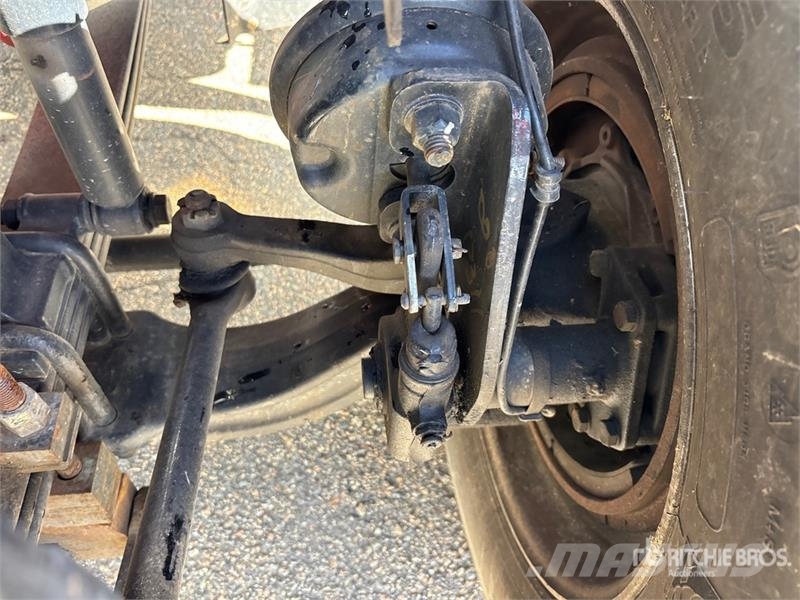 Freightliner IMT 2310 RCS K3 15366 lb Knuckle Boom on Freightl شاحنات الرافعات