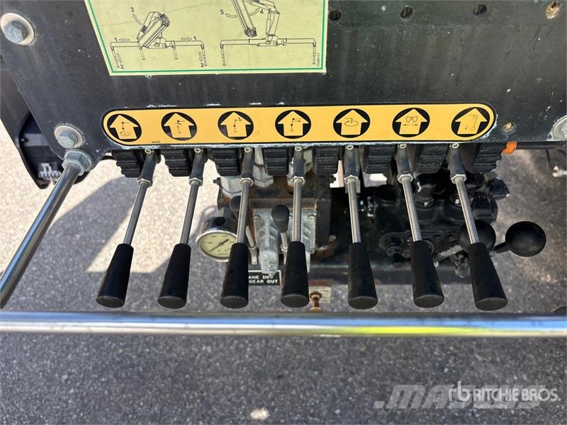 Freightliner IMT 2310 RCS K3 15366 lb Knuckle Boom on Freightl Crane trucks
