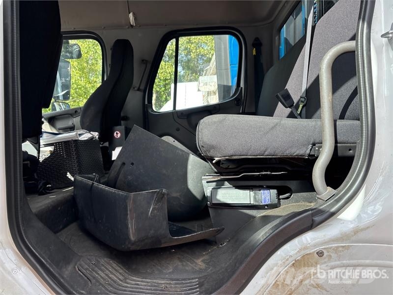Freightliner IMT 2310 RCS K3 15366 lb Knuckle Boom on Freightl Crane trucks