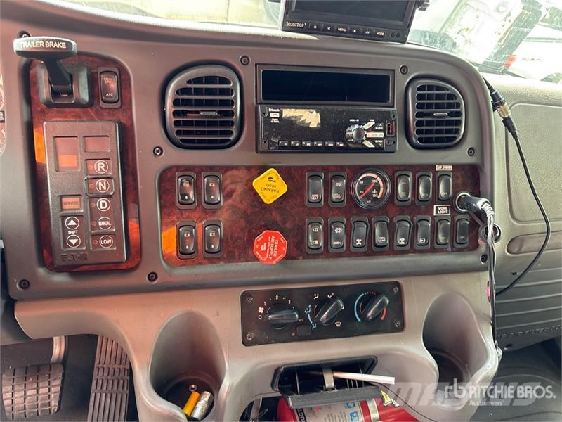Freightliner IMT 2310 RCS K3 15366 lb Knuckle Boom on Freightl Crane trucks