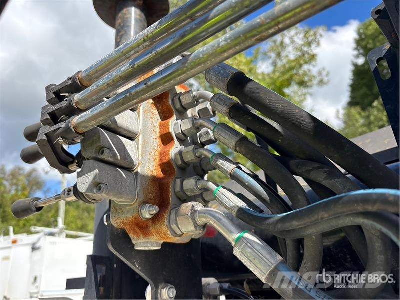 Freightliner IMT 2310 RCS K3 15366 lb Knuckle Boom on Freightl Crane trucks