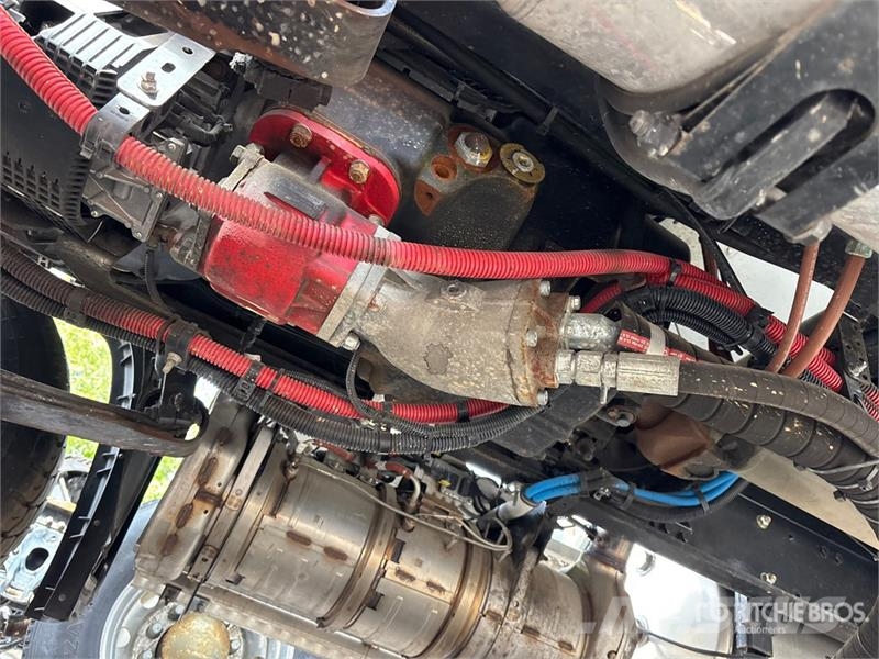 Freightliner IMT 2310 RCS K3 15366 lb Knuckle Boom on Freightl Crane trucks