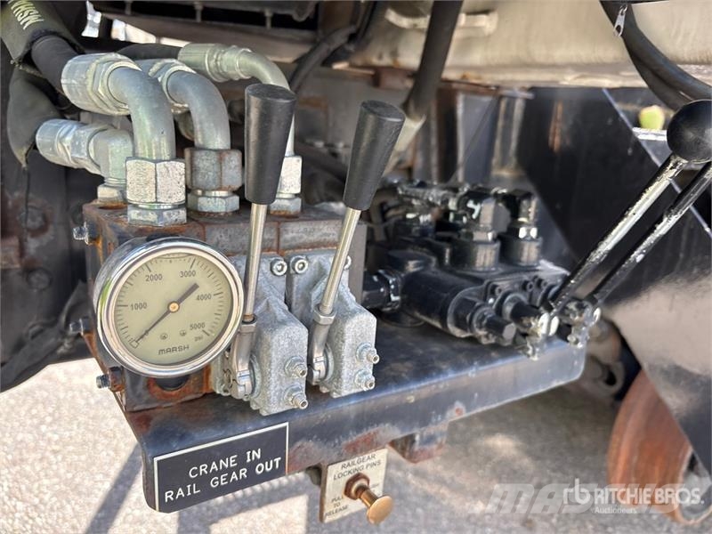 Freightliner IMT 2310 RCS K3 15366 lb Knuckle Boom on Freightl Crane trucks