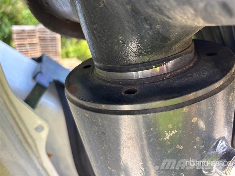 Freightliner IMT 2310 RCS K3 15366 lb Knuckle Boom on Freightl Crane trucks