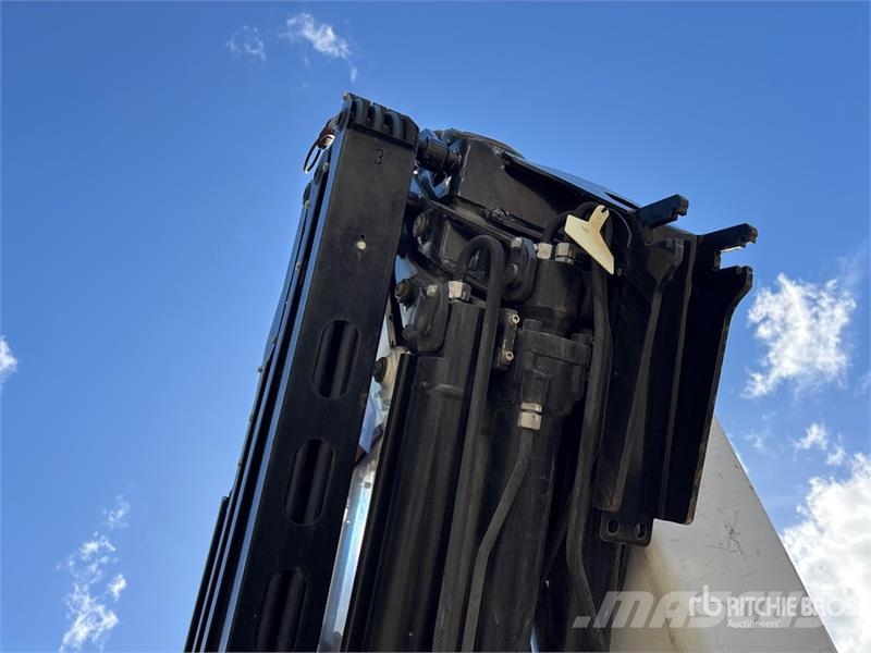Freightliner IMT 2310 RCS K3 15366 lb Knuckle Boom on Freightl Crane trucks