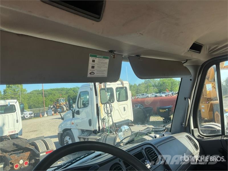 Freightliner M2 106 Prime Movers