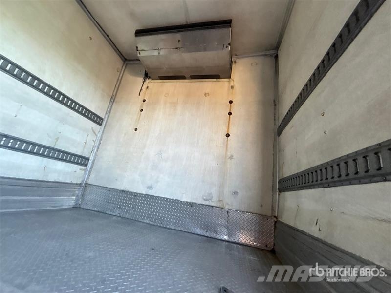 Freightliner M2 106 Рефрижератори