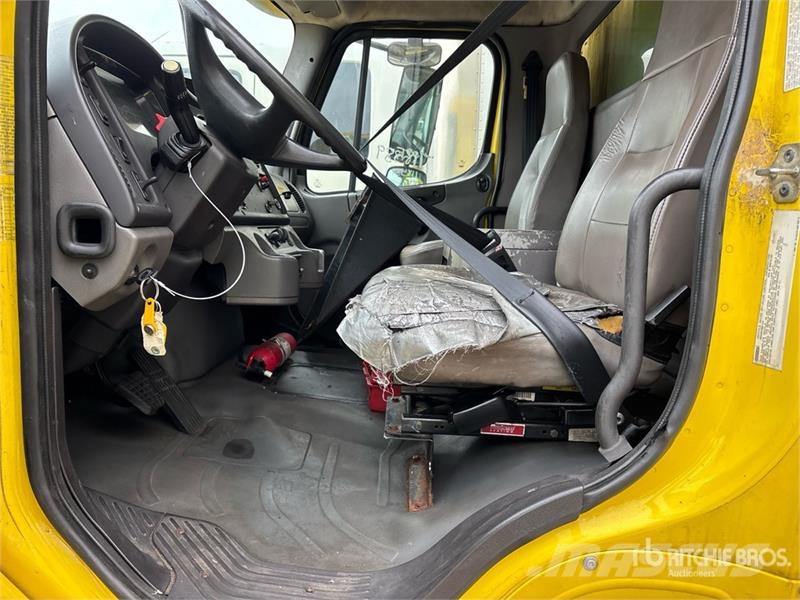 Freightliner M2 106 Рефрижератори