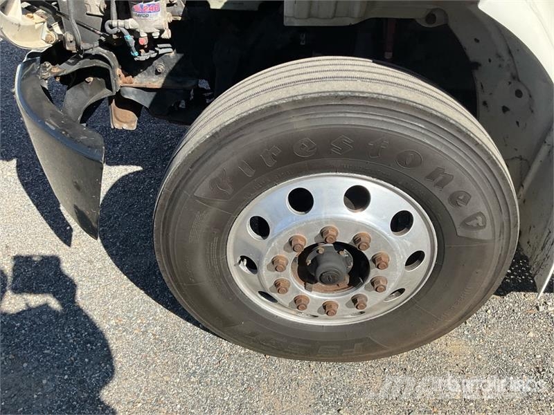 Freightliner M2 106 Furgoonautod