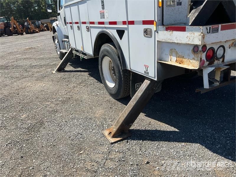 Freightliner M2 106 Truck mounted platforms