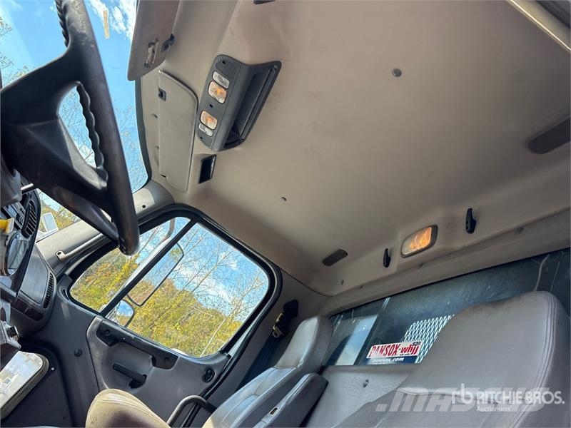 Freightliner M2 106 Komunalna vozila