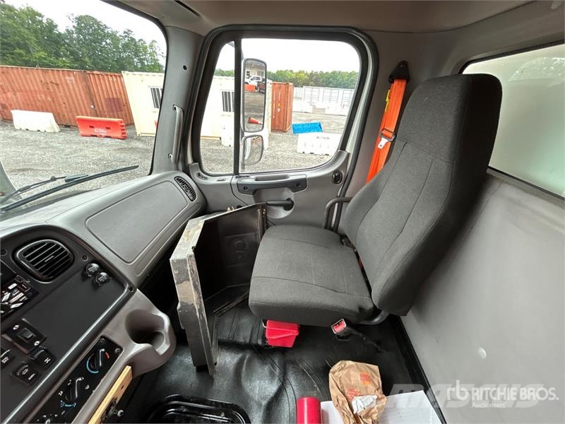 Freightliner M2 106 شاحنات بدرجة حرارة قابلة للضبط