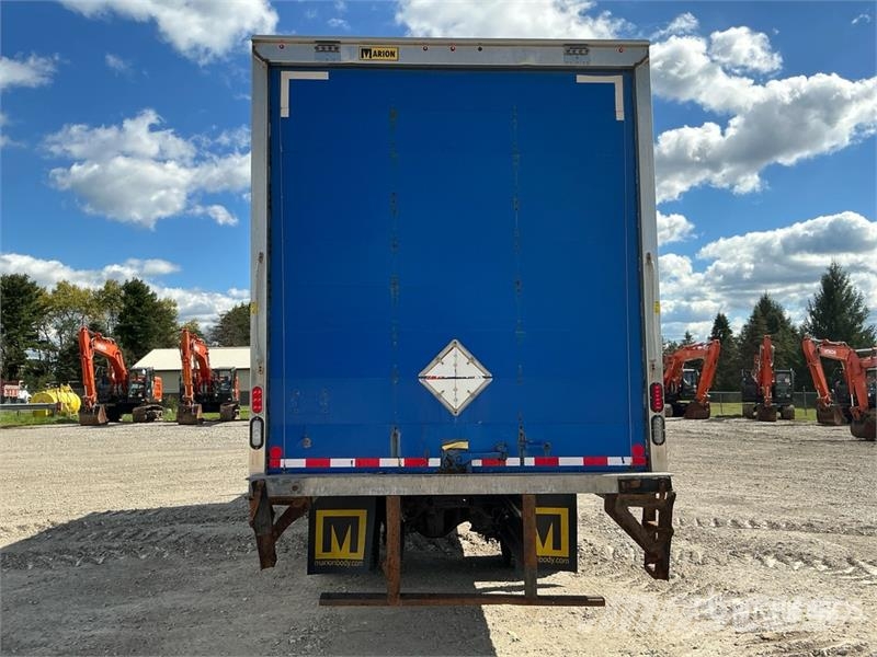 Freightliner M2 106 Sanduk kamioni