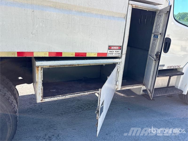 Freightliner M2 106 Camion pour copeaux de bois