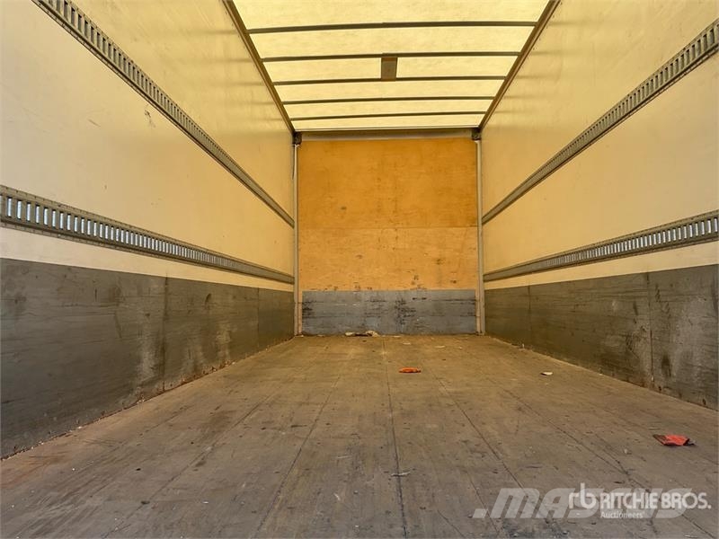 Freightliner M2 106 Каросерии