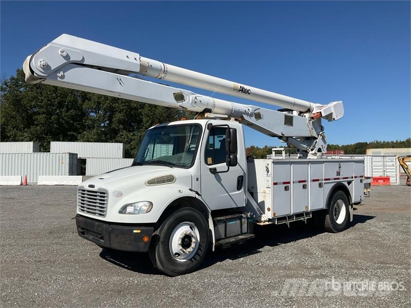 Freightliner M2 106 Truck mounted platforms