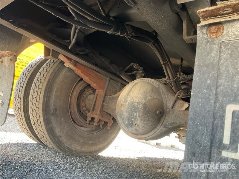 Freightliner M2 106 Truck mounted platforms