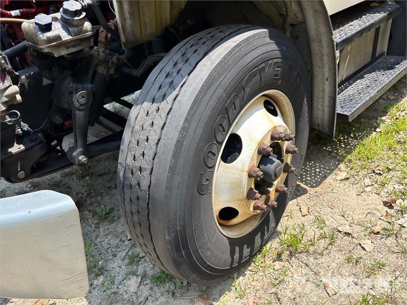 Freightliner M2 106 Isotermos y frigoríficos