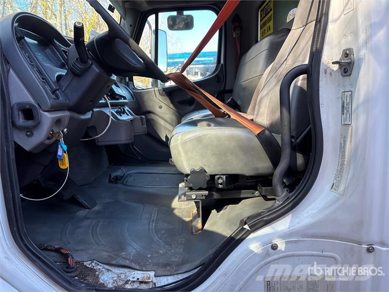 Freightliner M2 106 Рефрижератори
