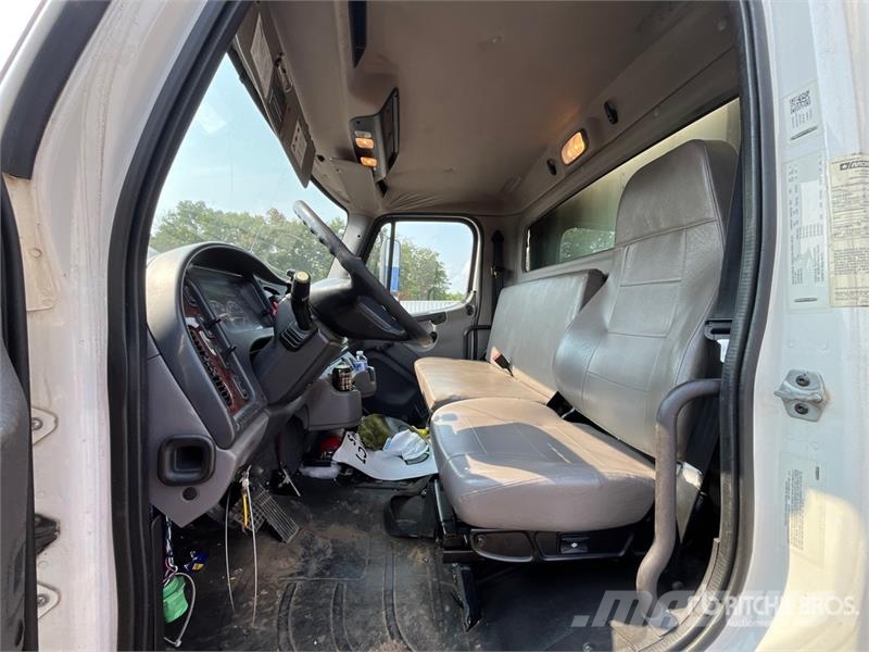 Freightliner M2 106 Isotermos y frigoríficos