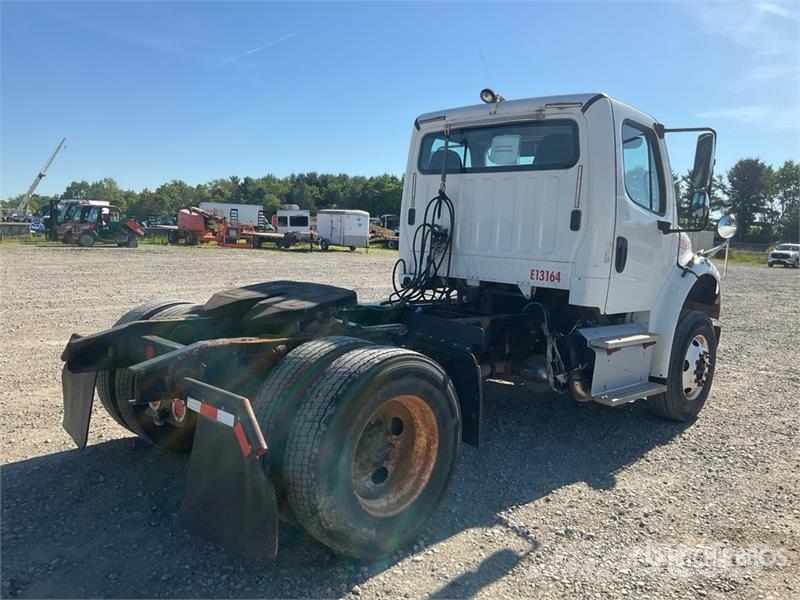 Freightliner M2 106 Sattelzugmaschinen
