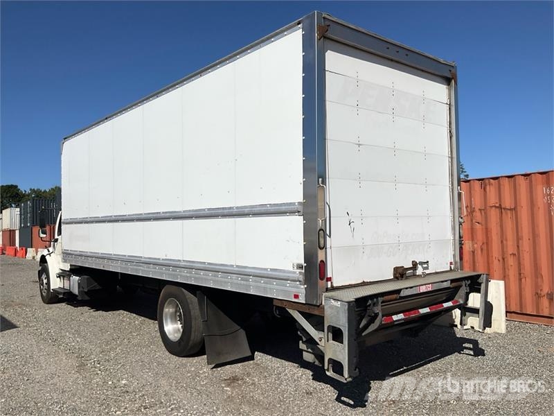 Freightliner M2 106 Furgoonautod