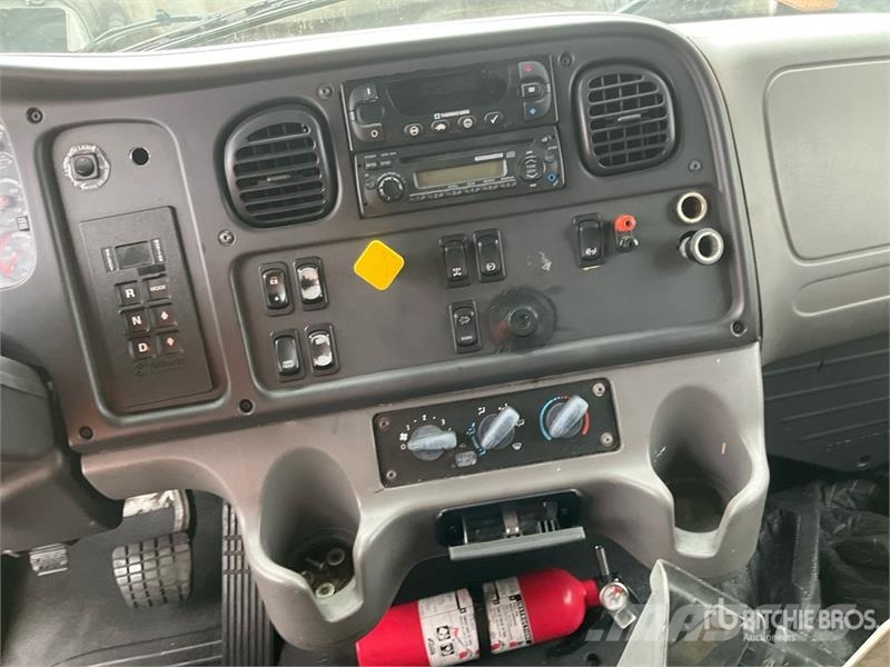 Freightliner M2 106 Skapbiler Frys/kjøl/varme