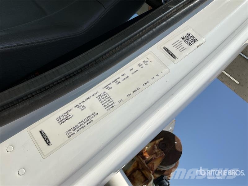 Freightliner M2 106 Bilmontert lift