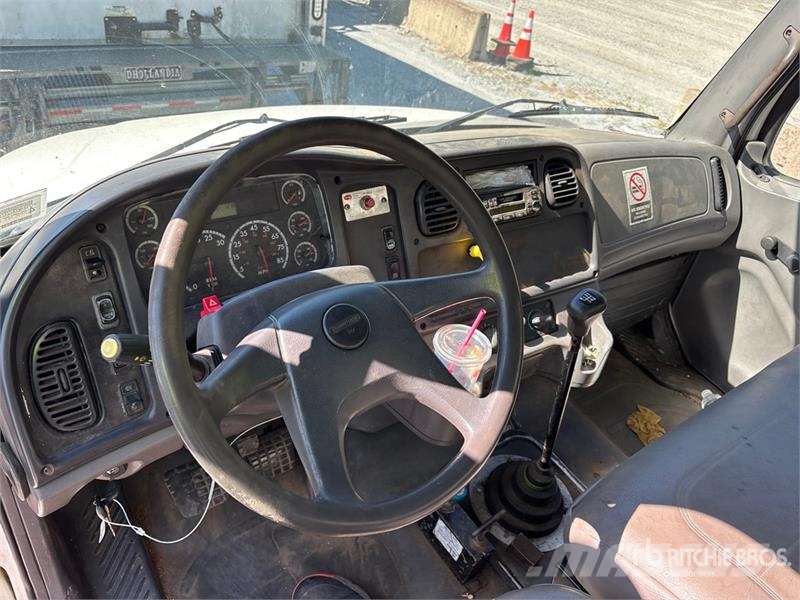 Freightliner M2 106 Camion pour copeaux de bois