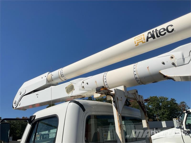Freightliner M2 106 Truck mounted platforms