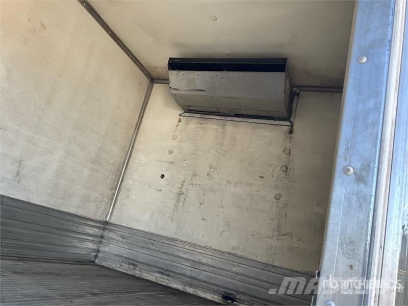 Freightliner M2 106 Грузовики-Рефрижераторы