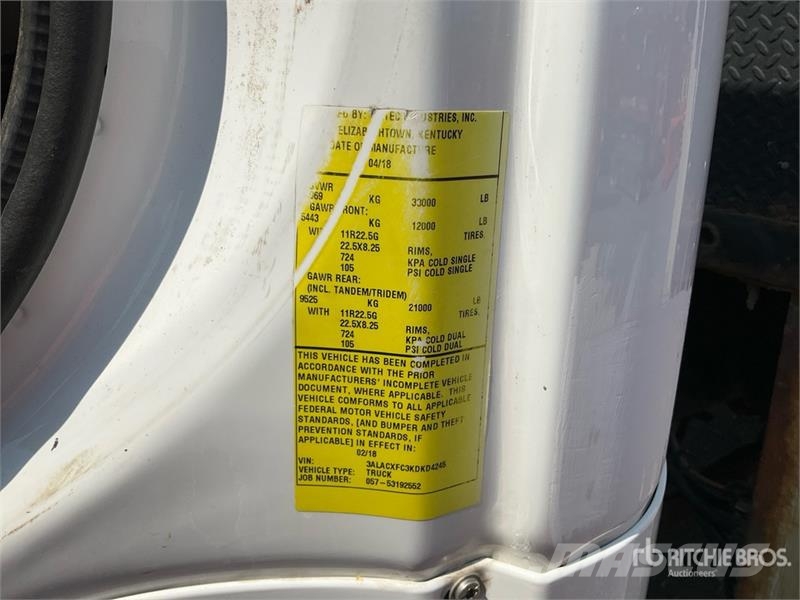 Freightliner M2 106 Bilmontert lift