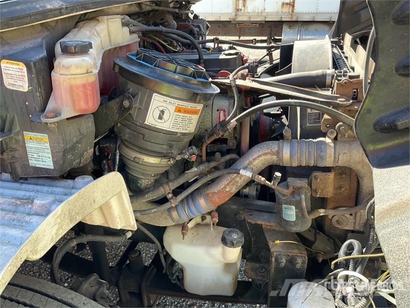 Freightliner M2 106 Furgoonautod