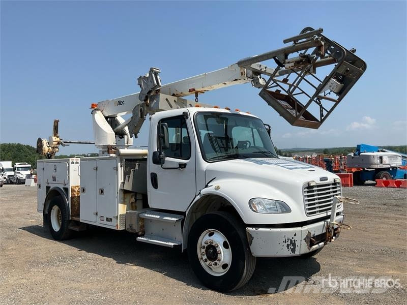 Freightliner M2 106 Bilmontert lift