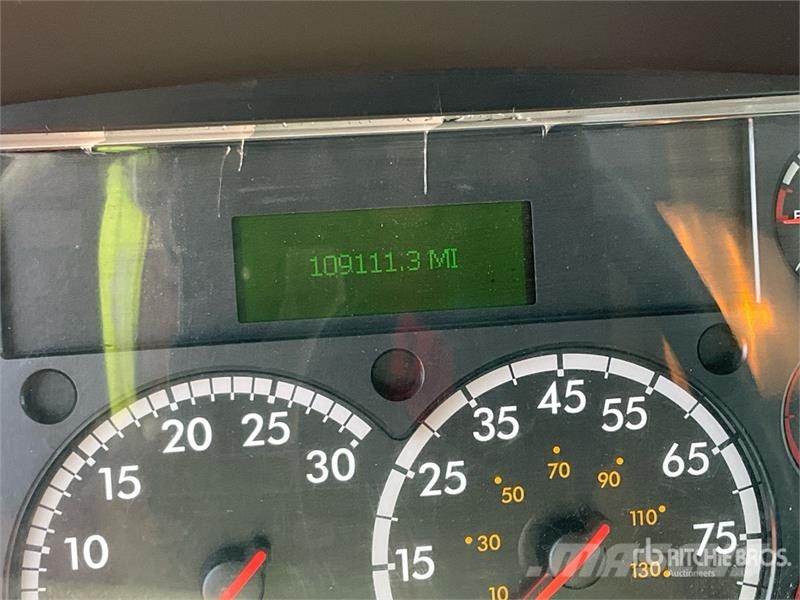Freightliner M2 106 Bilmontert lift